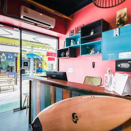 Oyo 1074 Fin Hostel شاطئ كاتا المظهر الخارجي الصورة