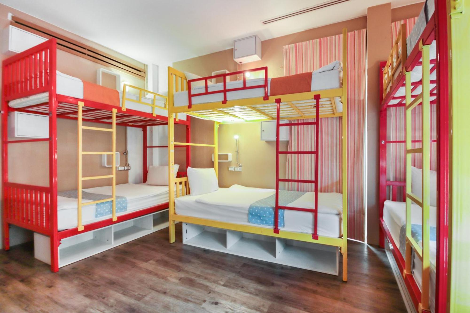 Oyo 1074 Fin Hostel شاطئ كاتا المظهر الخارجي الصورة