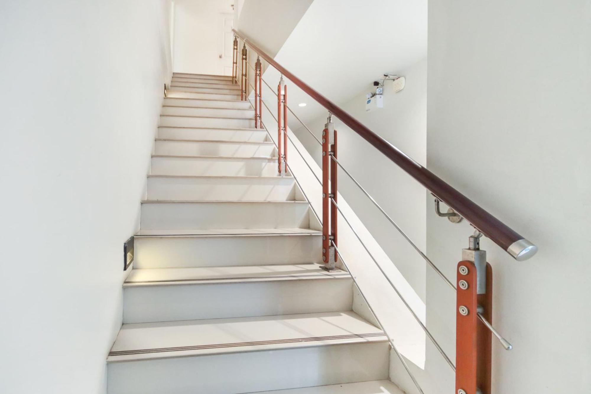 Oyo 1074 Fin Hostel شاطئ كاتا المظهر الخارجي الصورة