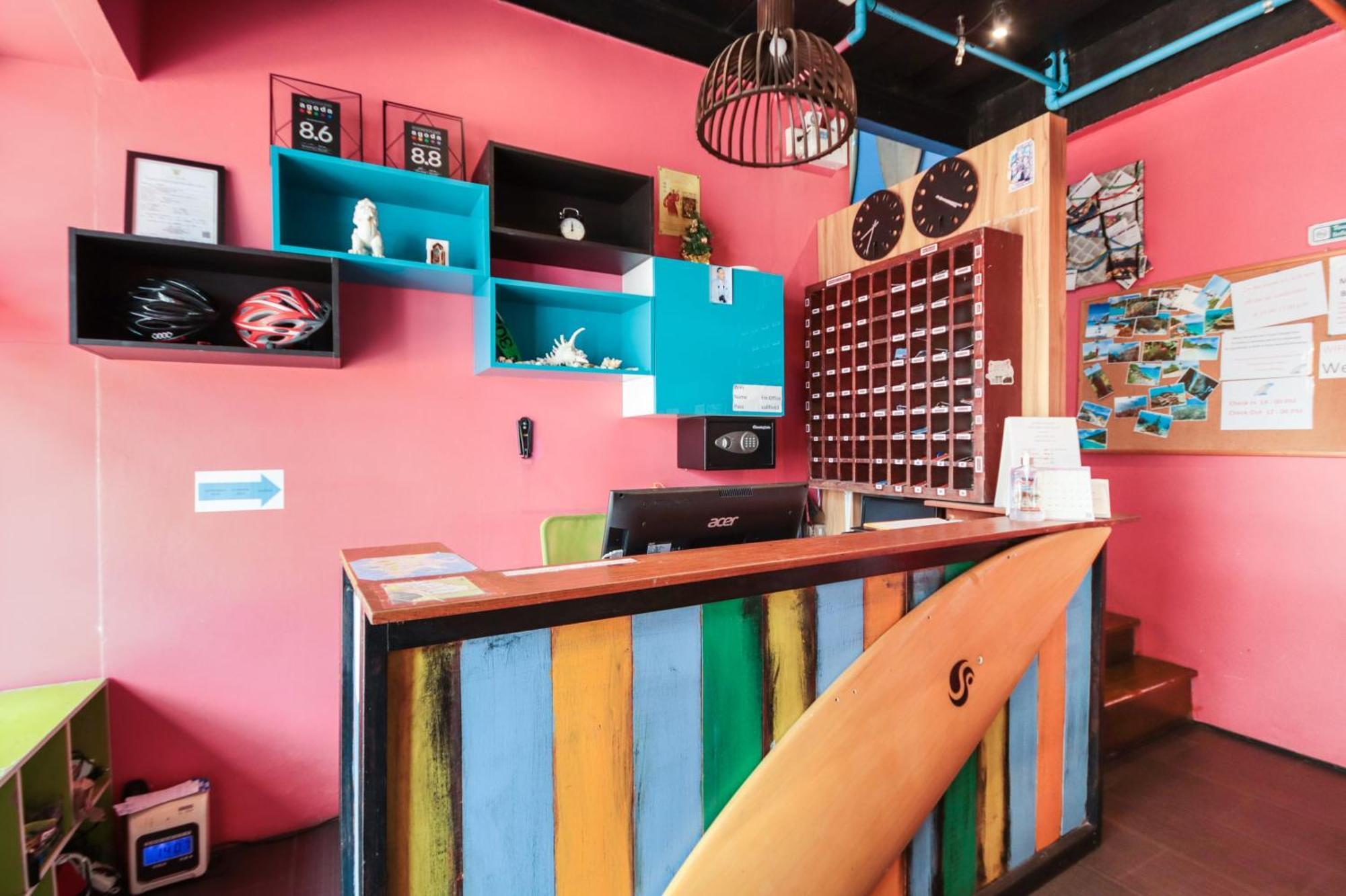 Oyo 1074 Fin Hostel شاطئ كاتا المظهر الخارجي الصورة